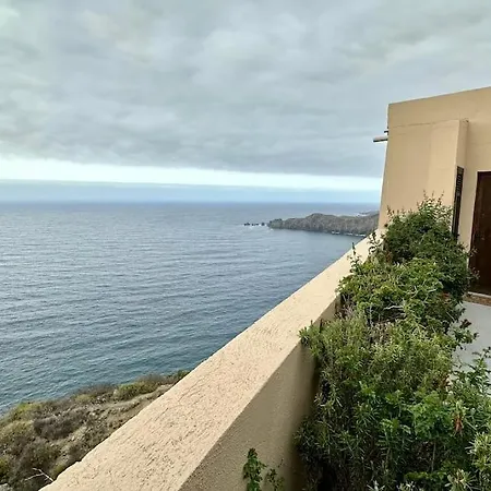 Peaceful Oasis With Magical Sea Views And A Pool 펜션