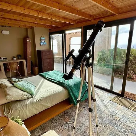 펜션 Peaceful Oasis With Magical Sea Views And A Pool